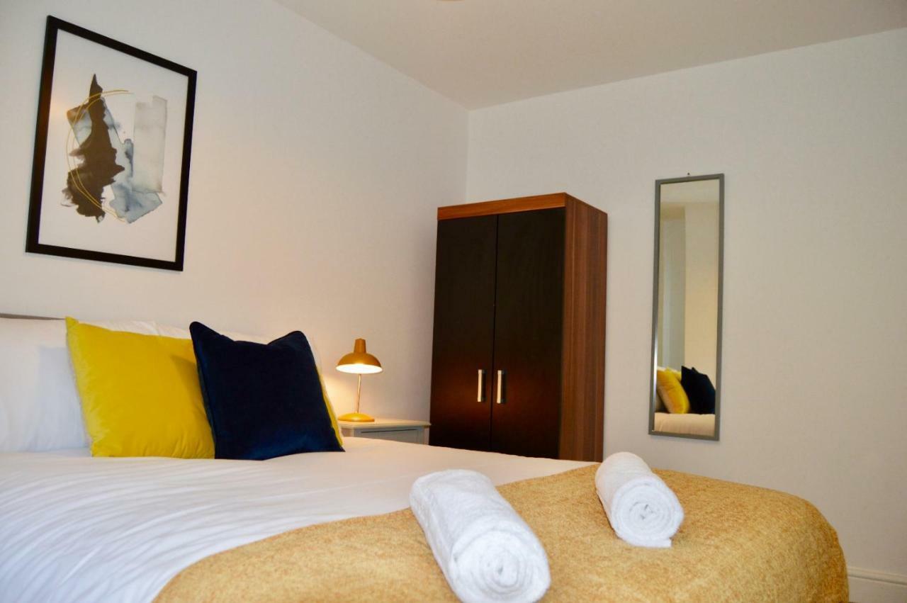 Qh31 - City Centre Location With 2 Double Bedrooms Sleeping Up To 4 People - Spacious Work Or Leisure Apartment เชฟฟิลด์ ภายนอก รูปภาพ