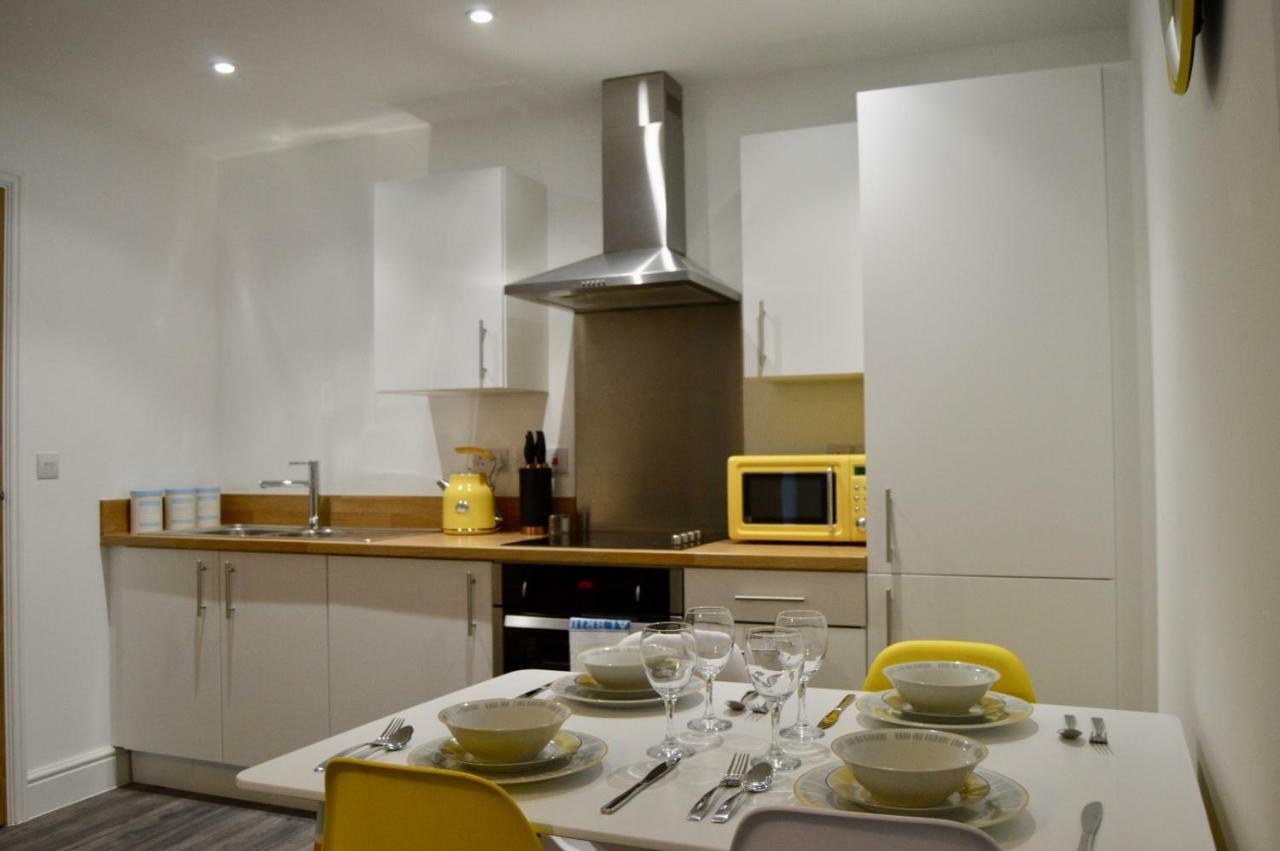 Qh31 - City Centre Location With 2 Double Bedrooms Sleeping Up To 4 People - Spacious Work Or Leisure Apartment เชฟฟิลด์ ภายนอก รูปภาพ