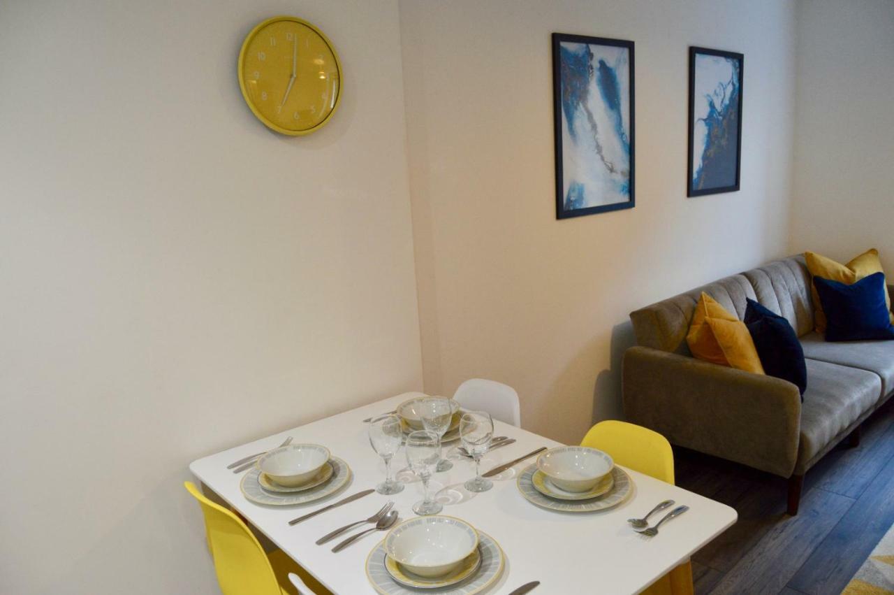 Qh31 - City Centre Location With 2 Double Bedrooms Sleeping Up To 4 People - Spacious Work Or Leisure Apartment เชฟฟิลด์ ภายนอก รูปภาพ