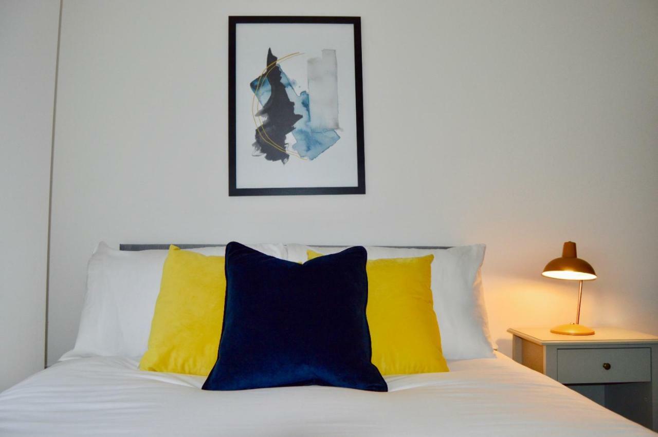 Qh31 - City Centre Location With 2 Double Bedrooms Sleeping Up To 4 People - Spacious Work Or Leisure Apartment เชฟฟิลด์ ภายนอก รูปภาพ