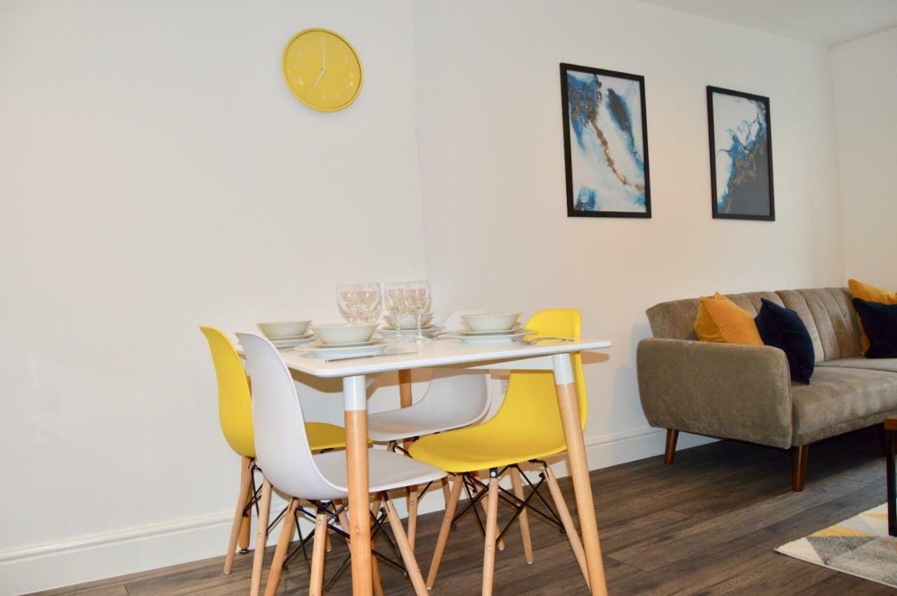 Qh31 - City Centre Location With 2 Double Bedrooms Sleeping Up To 4 People - Spacious Work Or Leisure Apartment เชฟฟิลด์ ภายนอก รูปภาพ